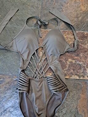 Strappy One-Piece Swimsuit in Olive Gray KENNETH COLE SIZE SMALL